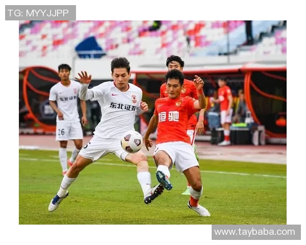 广州足球队心理素质揭秘:如何在赛场上保持冷静与决心 广州足球队心理素质揭秘:如何在赛场上保持冷静与决心