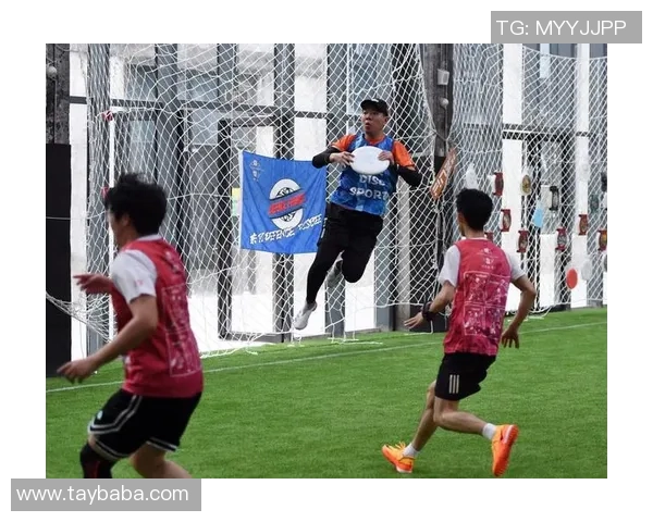 赛后分析:上海飞盘队与武汉飞盘队在比赛中的战术灵活性对比探讨 赛后分析:上海飞盘队与武汉飞盘队在比赛中的战术灵活性对比探讨